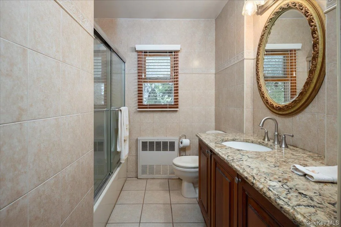 Photo of 242 Seidman Place