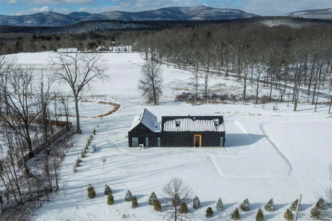 Photo of 3 Schoolhouse Road