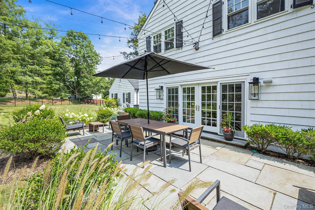 Photo of 18 Lakeside Drive