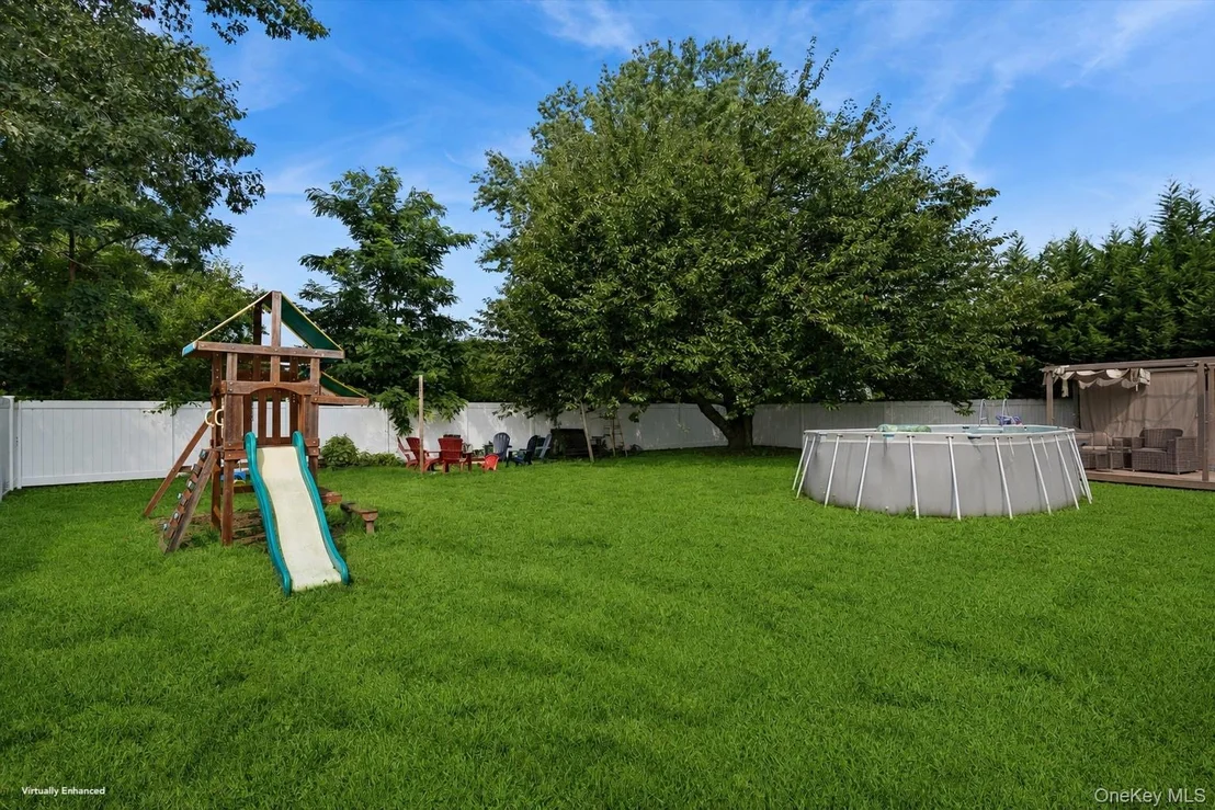 Photo of 52 Larry Road S