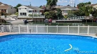 Photo of 2884 Bay Drive