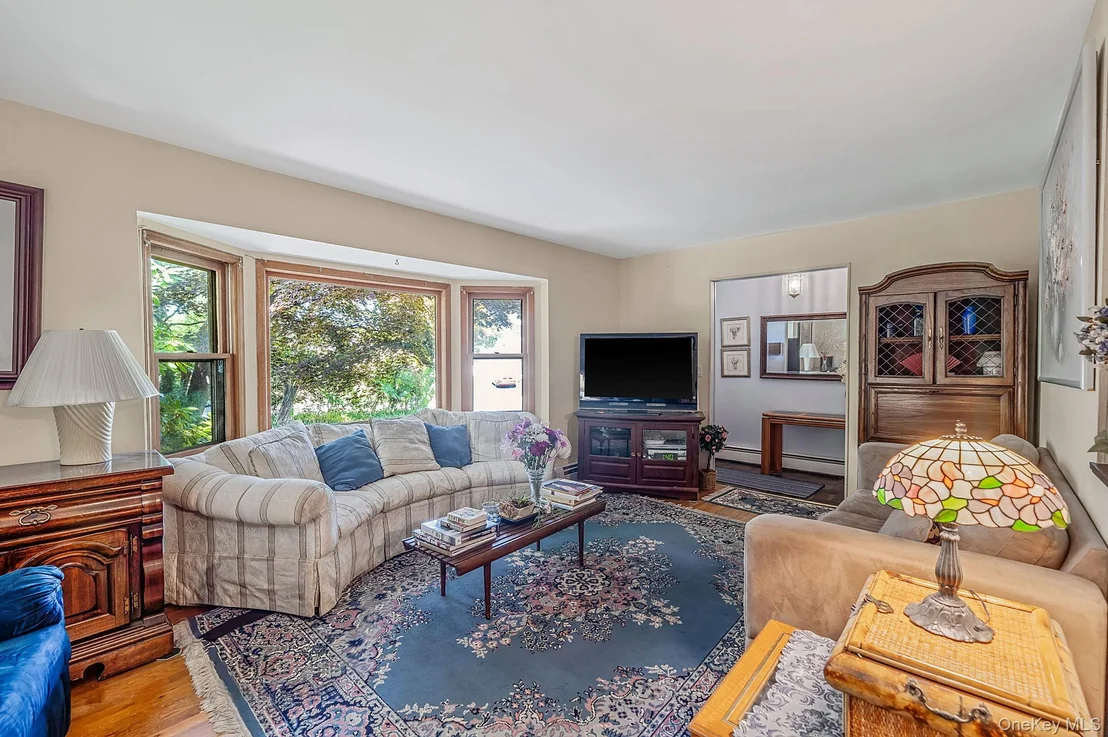 Photo of 376 Moriches Road