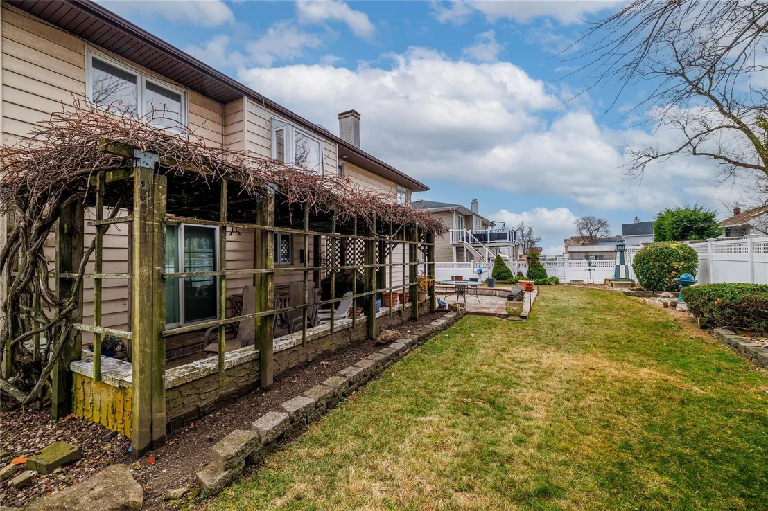 Photo of 264 Branch Avenue
