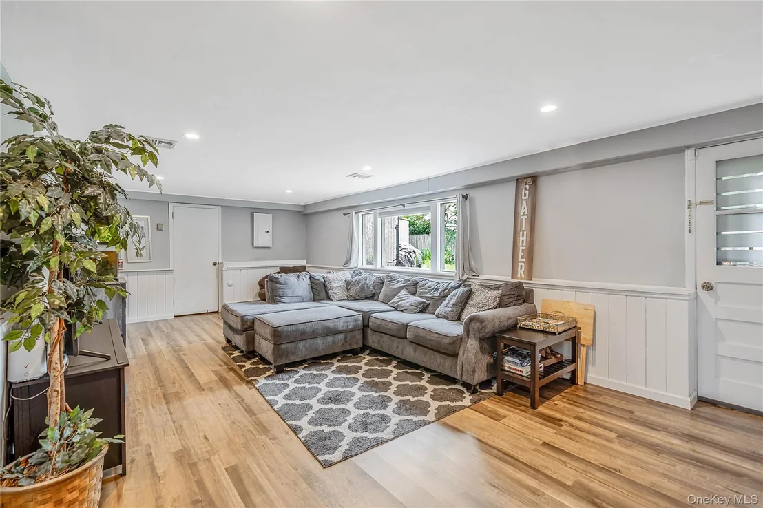 Photo of 2275 Hynes Place