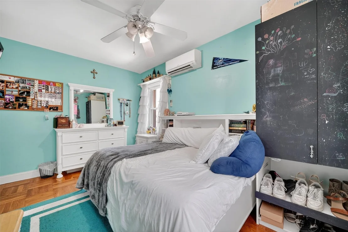 Photo of 767 Clarence Avenue