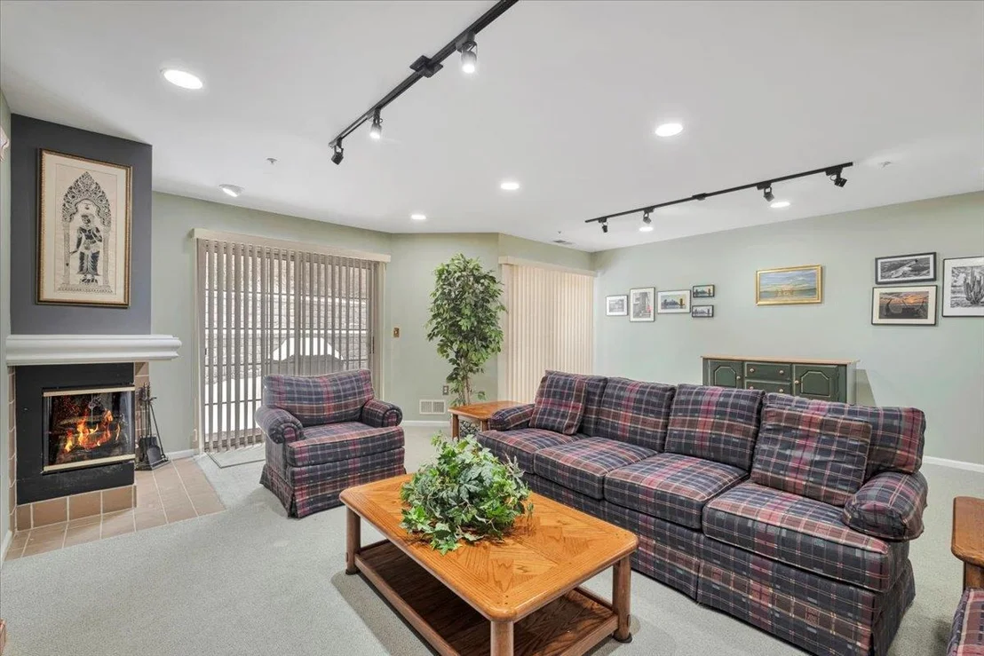 Photo of 1206 Pondside Drive