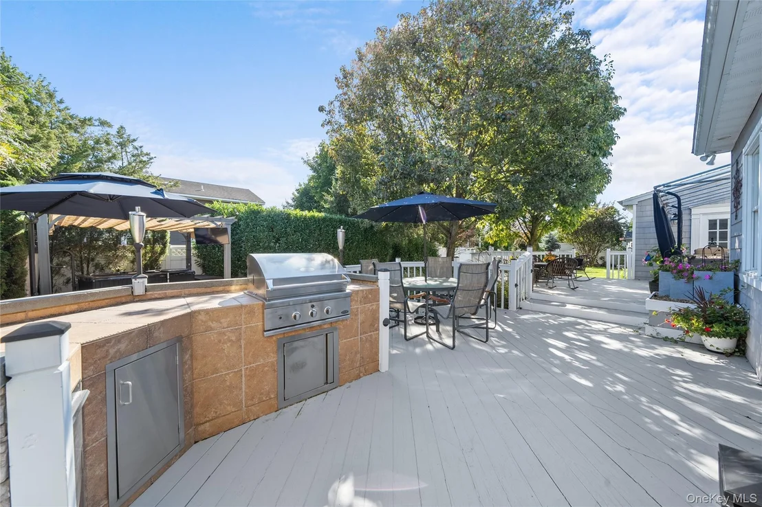 Photo of 156 Cabot Road