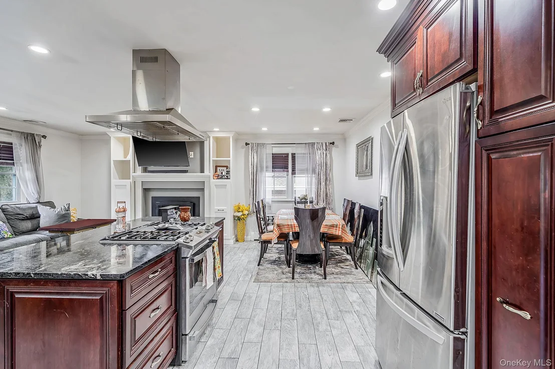 Photo of 138 River Road