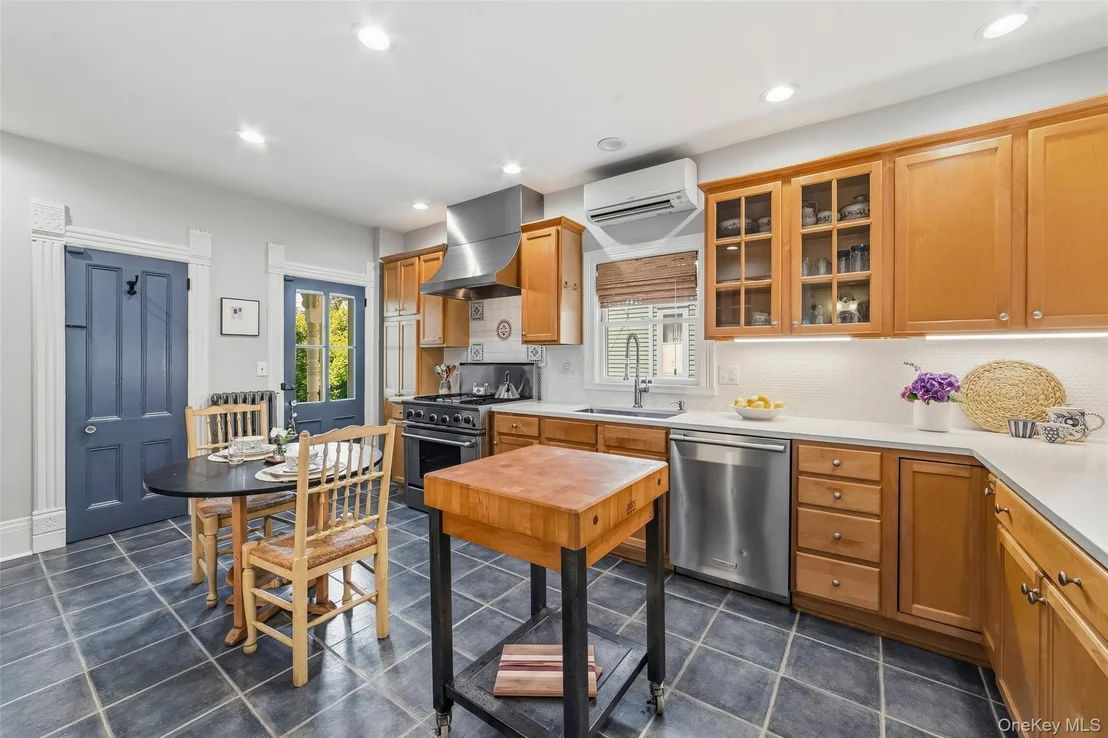 Photo of 215 Walnut Street