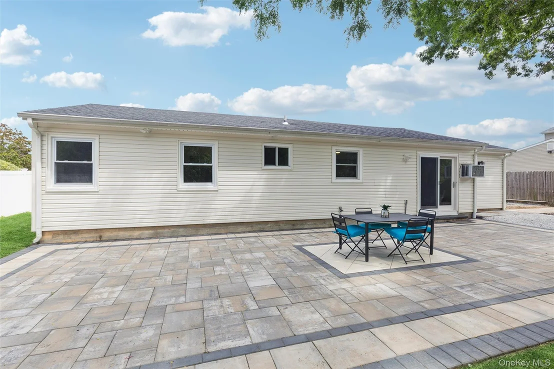 Photo of 91 Circle Drive W