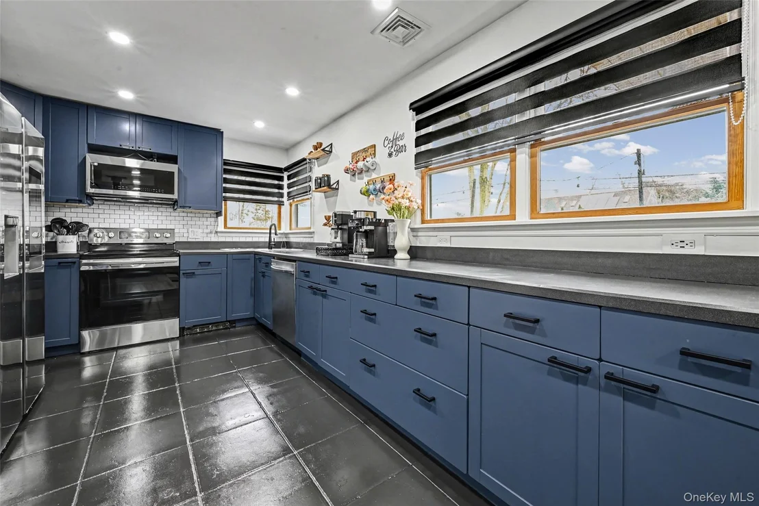 Photo of 327 Barton Avenue