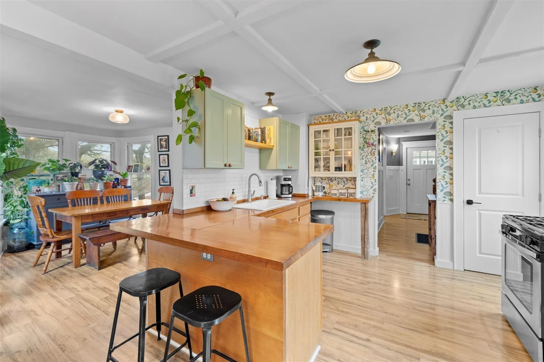 Photo of 11 Maple Street