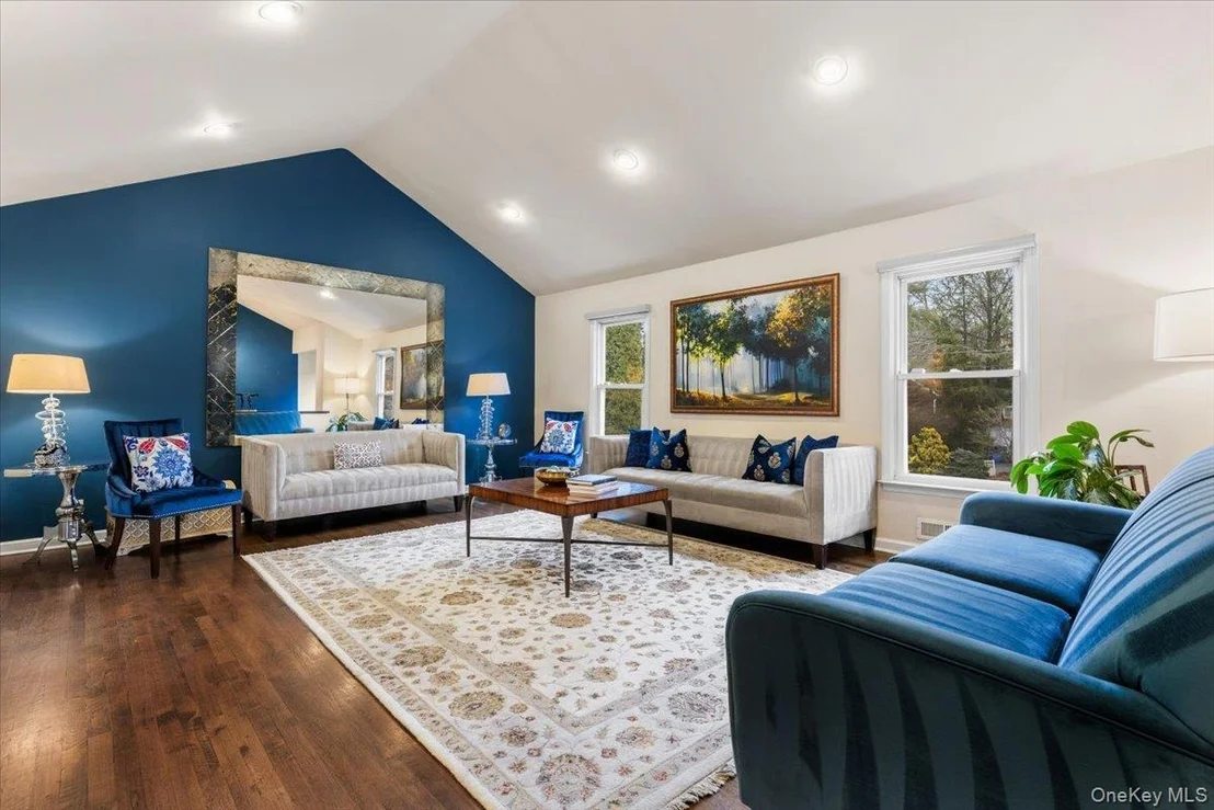 Photo of 14 Edgemont Circle