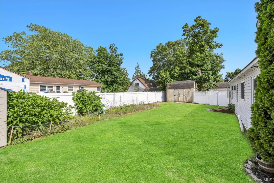 Photo of 115 Dahlia Drive