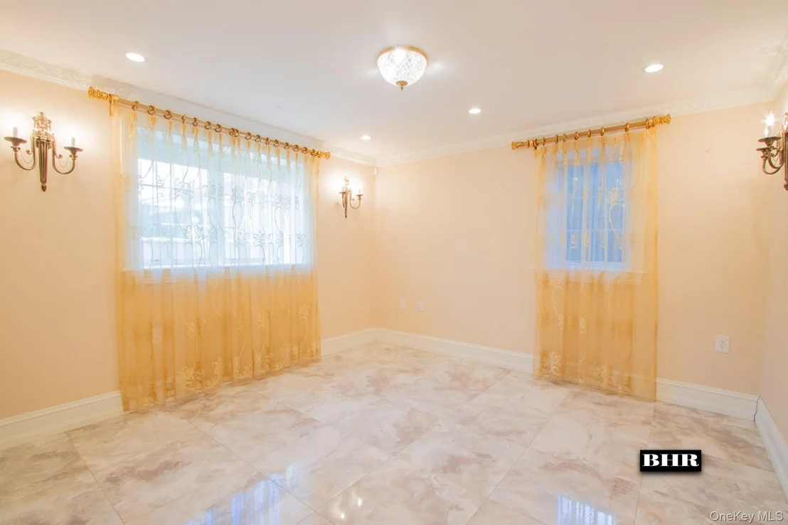 Photo of 4094 Ocean Avenue