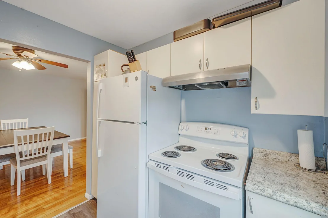Photo of Unit 37A at 2453 Union Boulevard