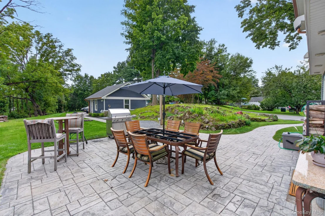 Photo of 42 Colonial Avenue