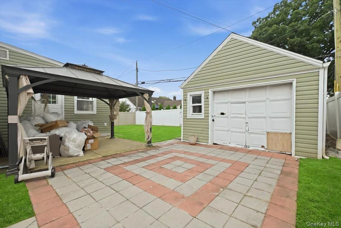 Photo of 828 Bruce Drive