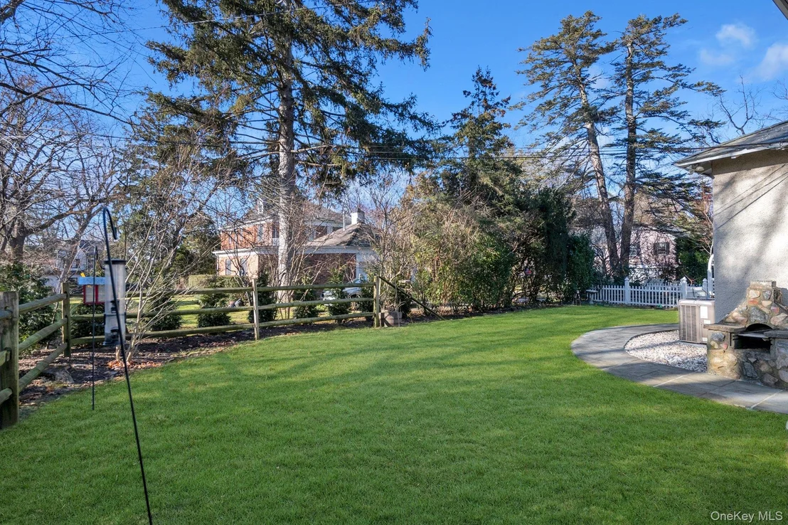Photo of 10 Clover Drive