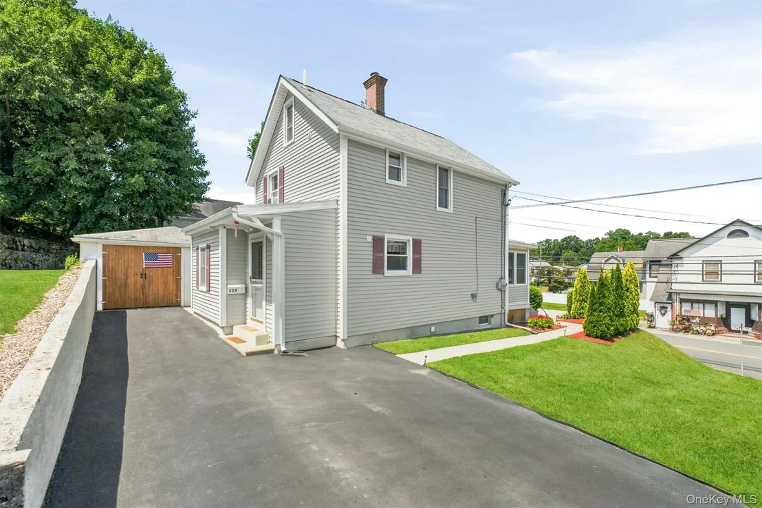 Photo of 229 Tate Avenue