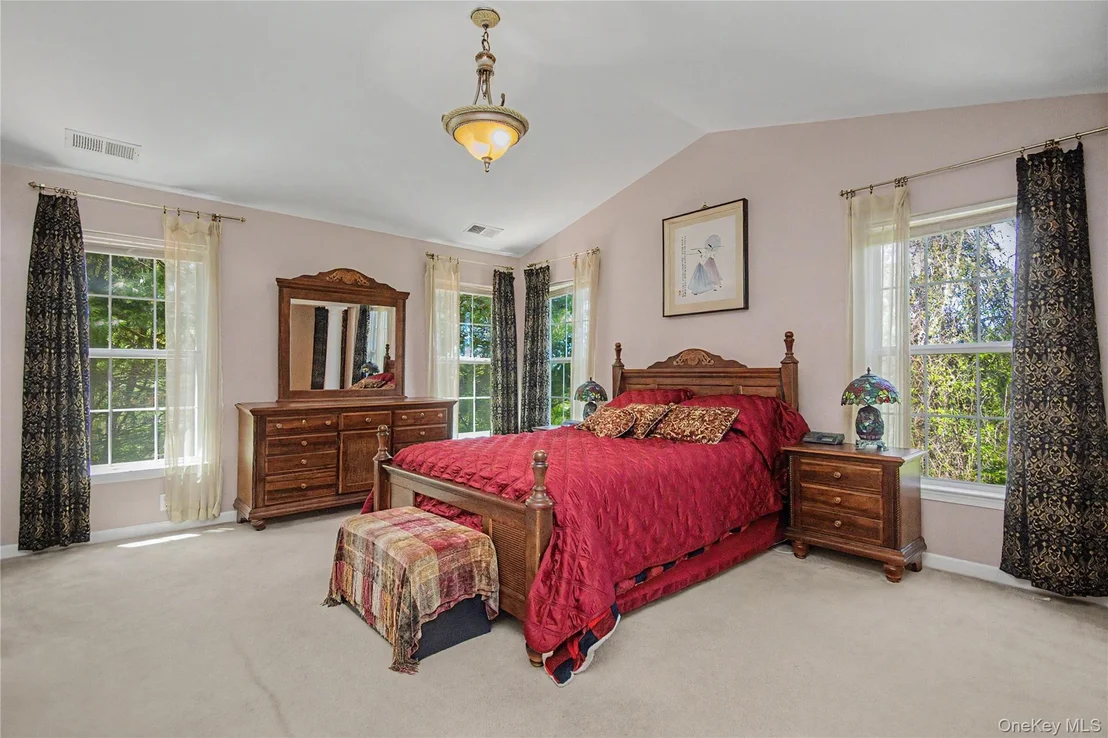 Photo of 760 Huntington Drive