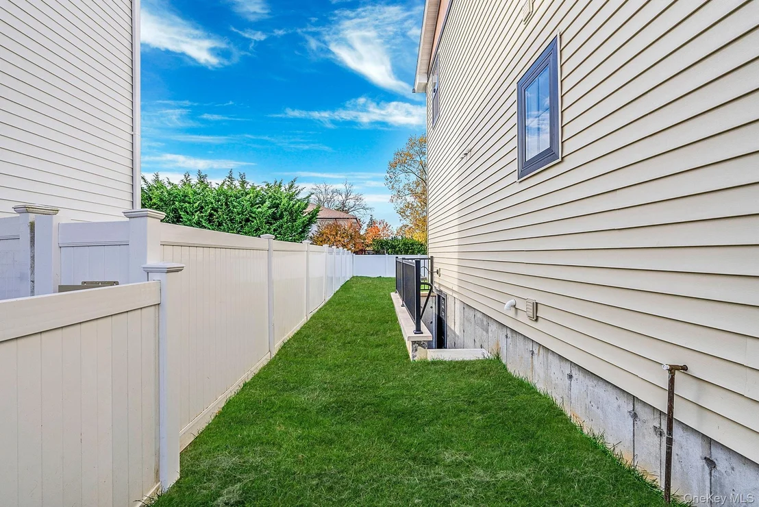 Photo of 2542 Lefferts Place