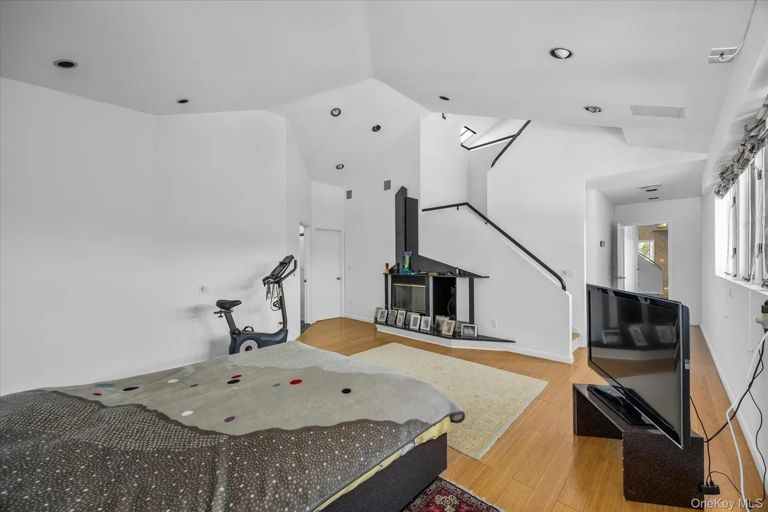 Photo of 20 Henhawk Road