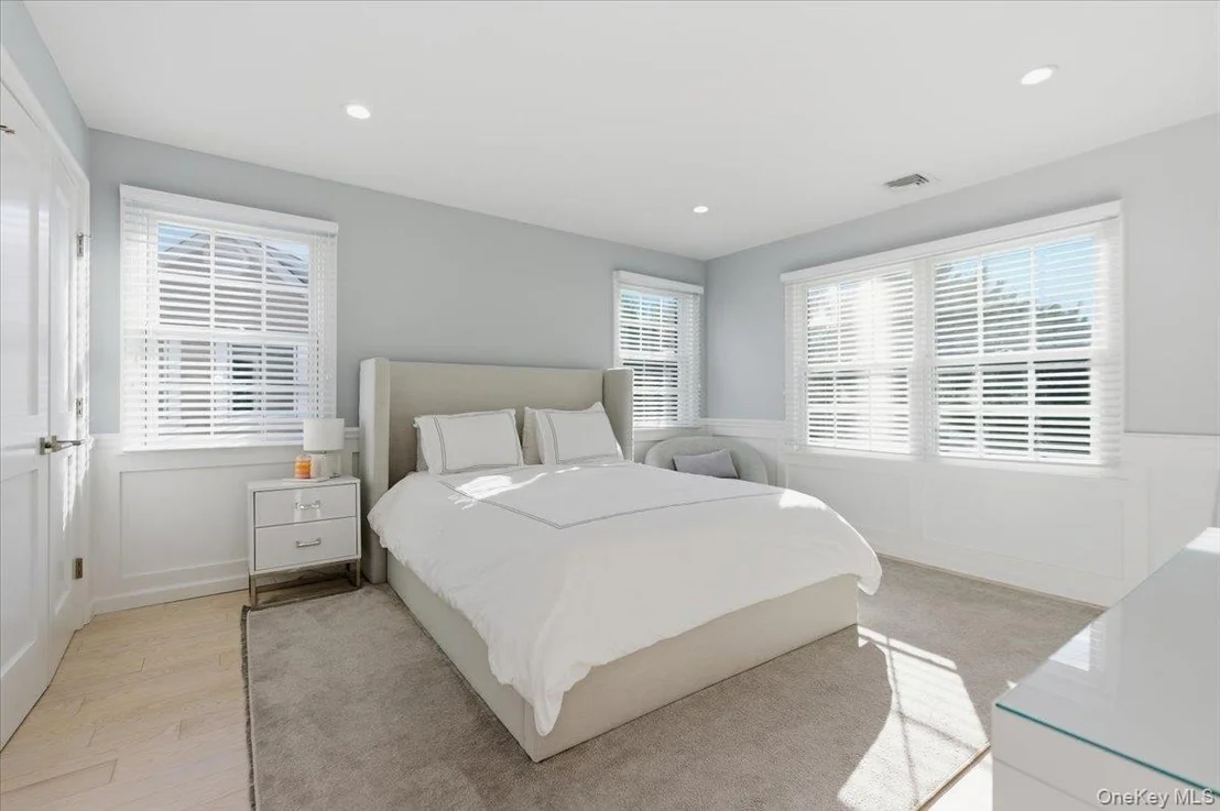Photo of 1697 Bay Boulevard