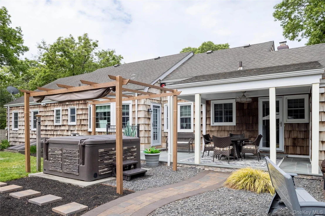 Photo of 115 Shore Road