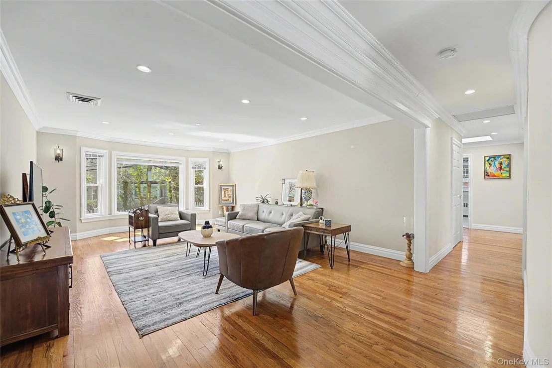 Photo of 31 Edgemere Drive