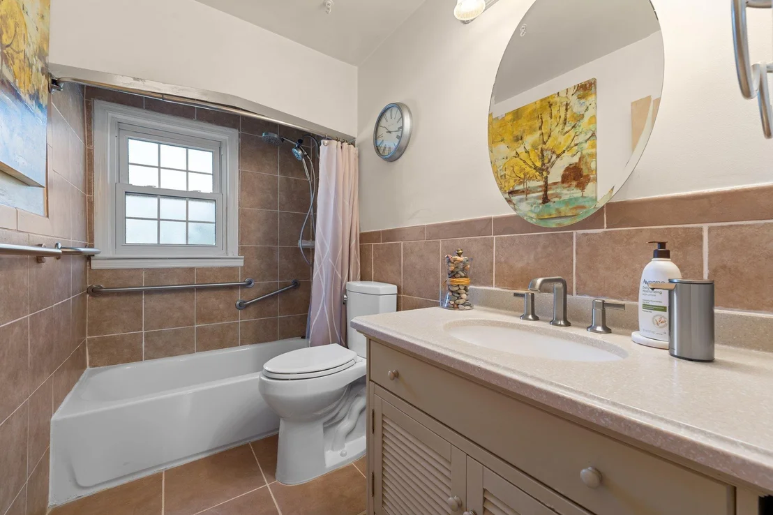 Photo of 25 Cleaves Avenue