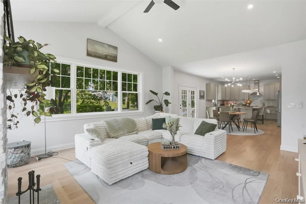 Photo of 33 Howland Avenue