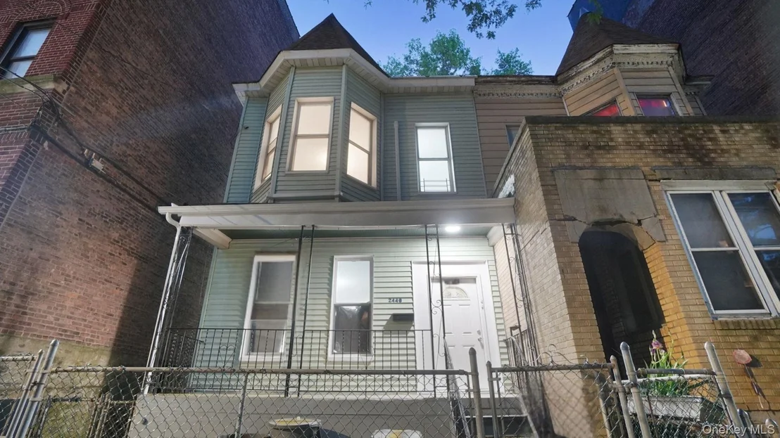 Photo of 2448 Webb Avenue