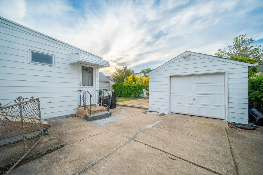 Photo of 31 PENINSULA Boulevard