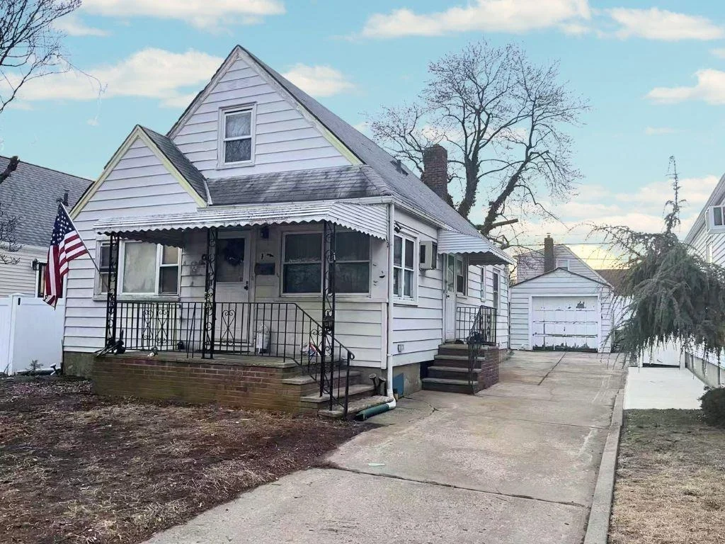 Photo of 163-28 20th Road