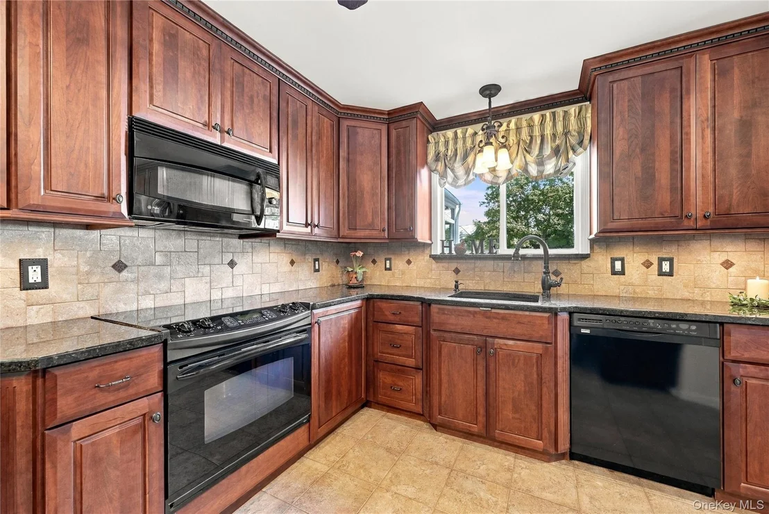 Photo of 75 Bayview Drive
