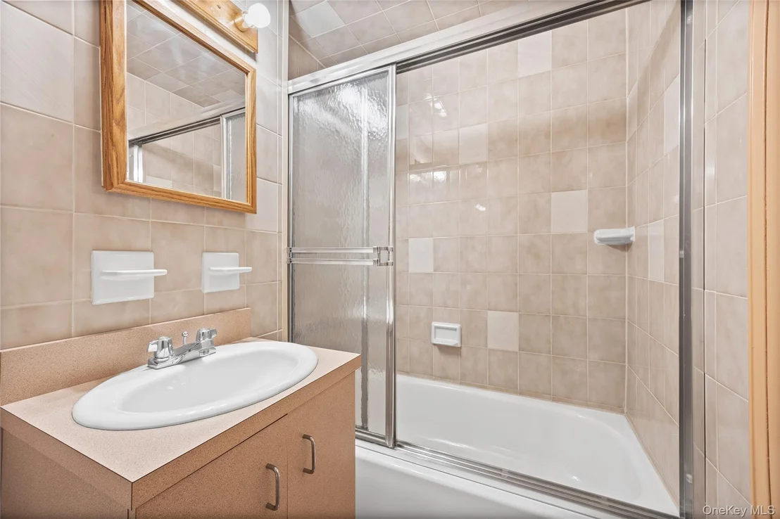 Photo of 37 Evergreen Avenue