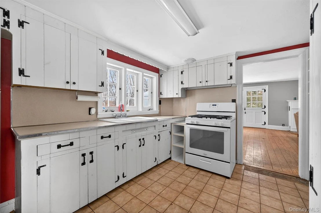 Photo of 74 Onderdonk Road