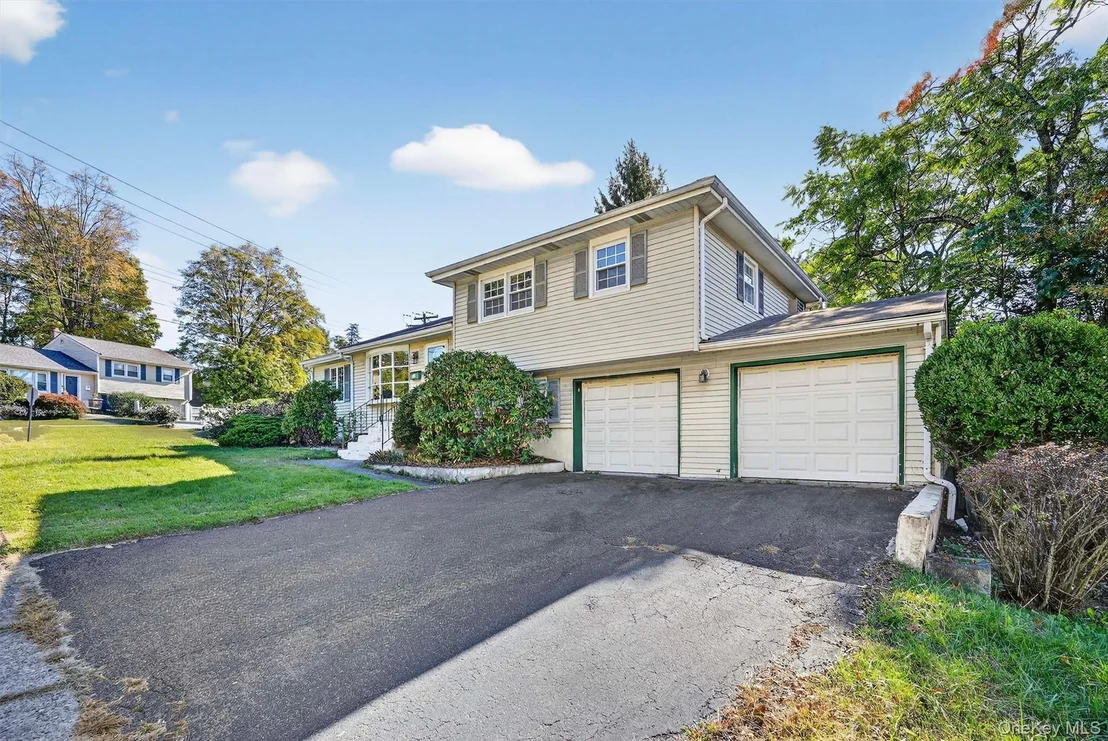 Photo of 23 Maplewood Boulevard