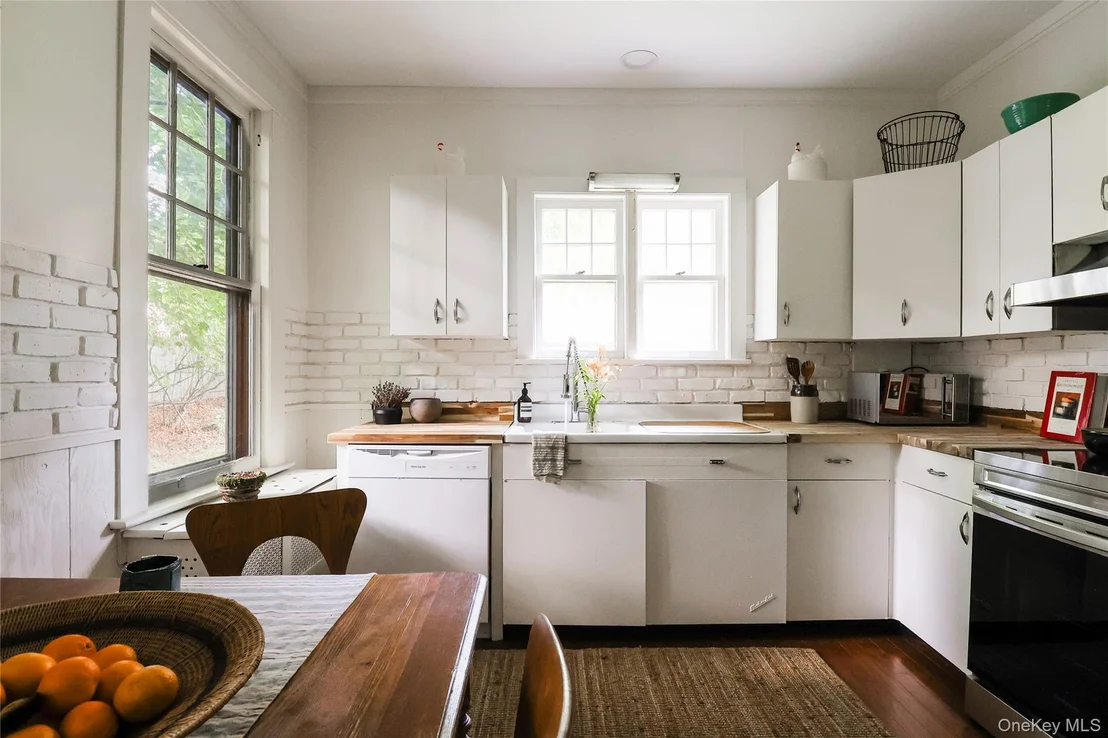 Photo of 12 Highview Avenue