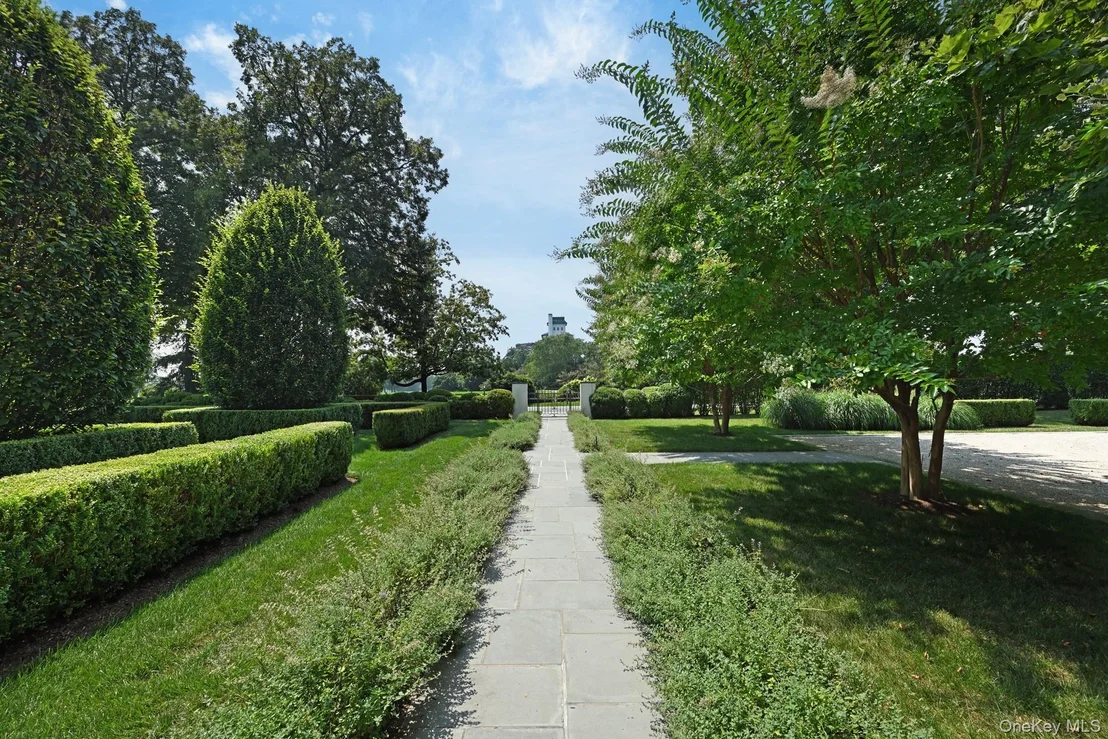 Photo of 73 Park Drive S