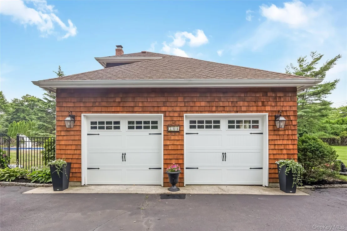 Photo of 348 Middle Road