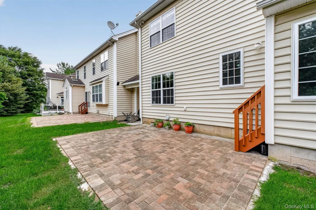 Photo of 201 Roosevelt Drive