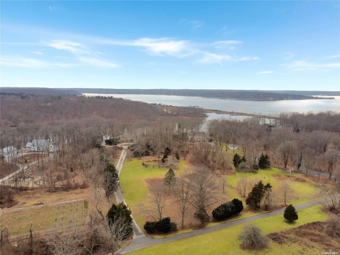 Photo of 8 Fort Hill Drive