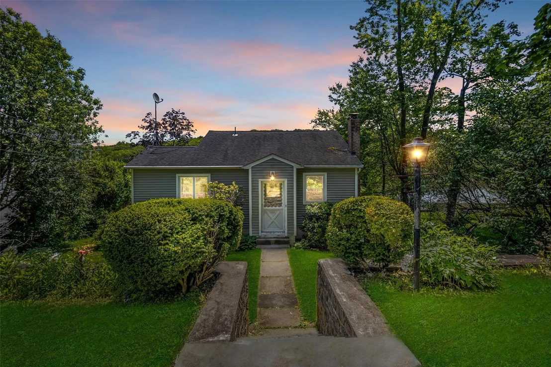 Photo of 65 Lakeside Road