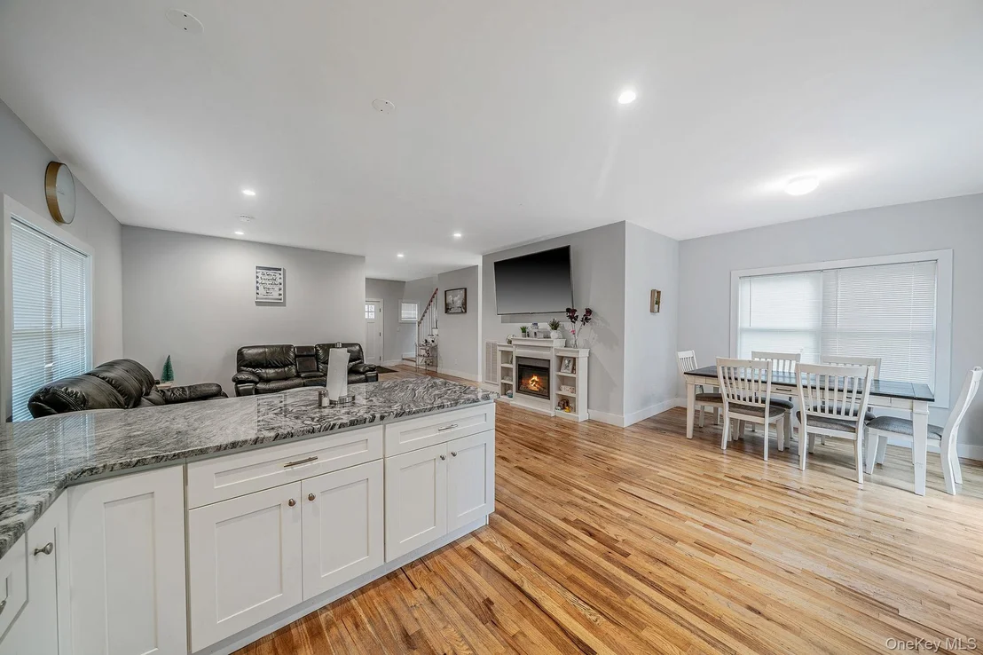Photo of 187 Hallock Street