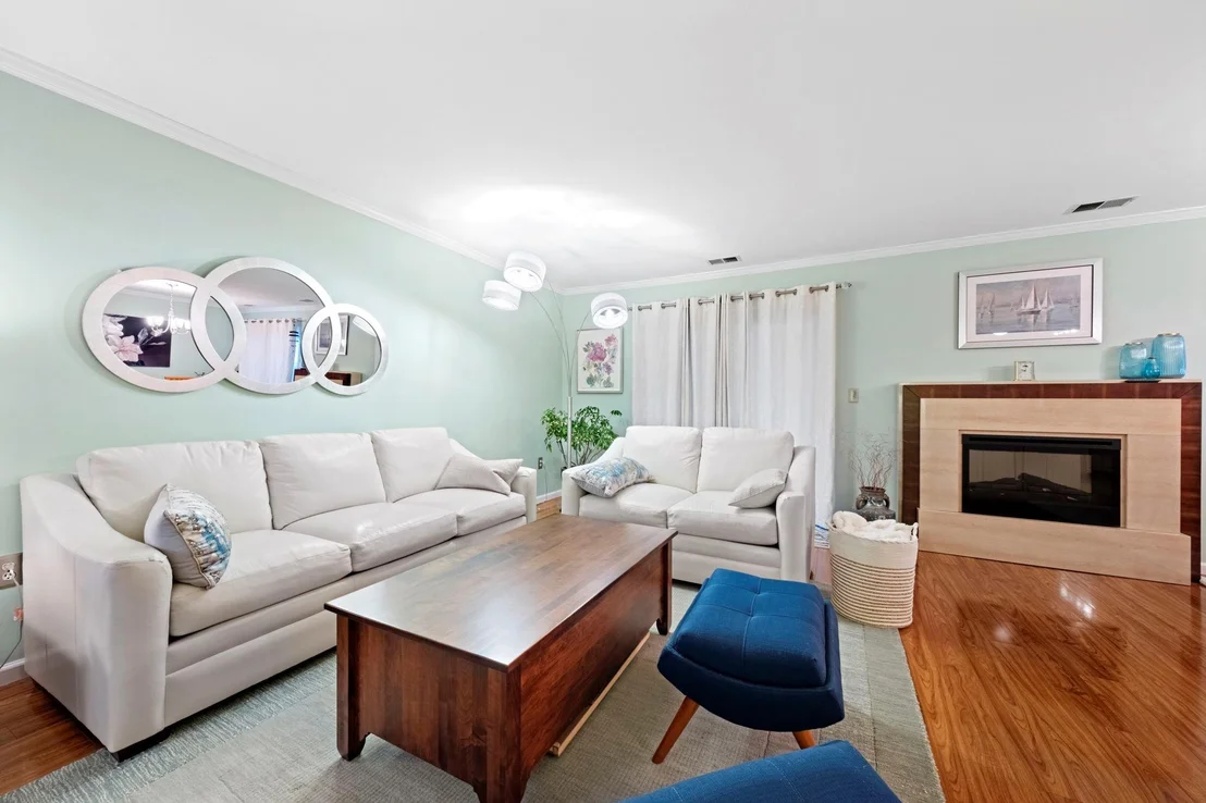 Photo of Unit J at 7 KNIGHTSBRIDGE