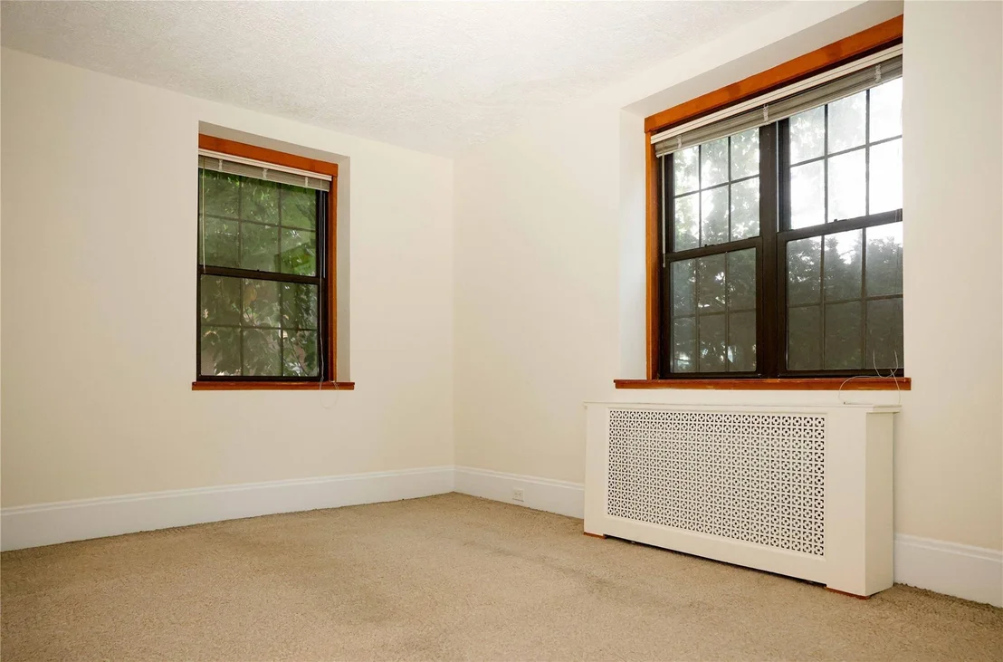 Photo of Unit 1A at 808 Bronx River Road