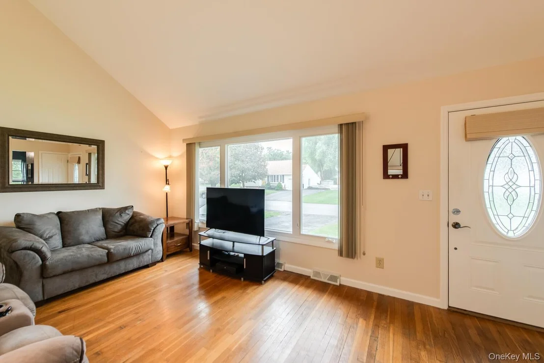 Photo of 4 Edgewood Drive