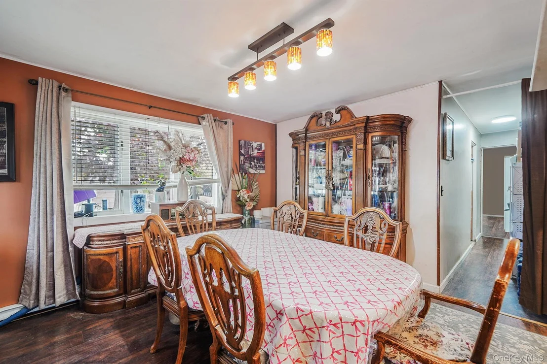 Photo of 85 Applegate Drive